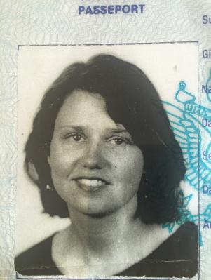 lisa passport photo